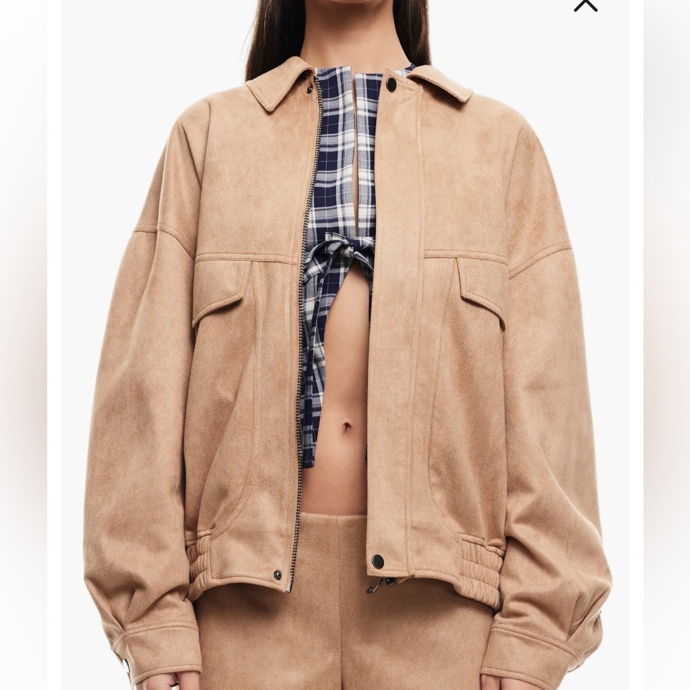 Lioness Palm desert faux suede oversized bomber jacket in “chocolate”(tan/camel) - Picture 3 of 8
